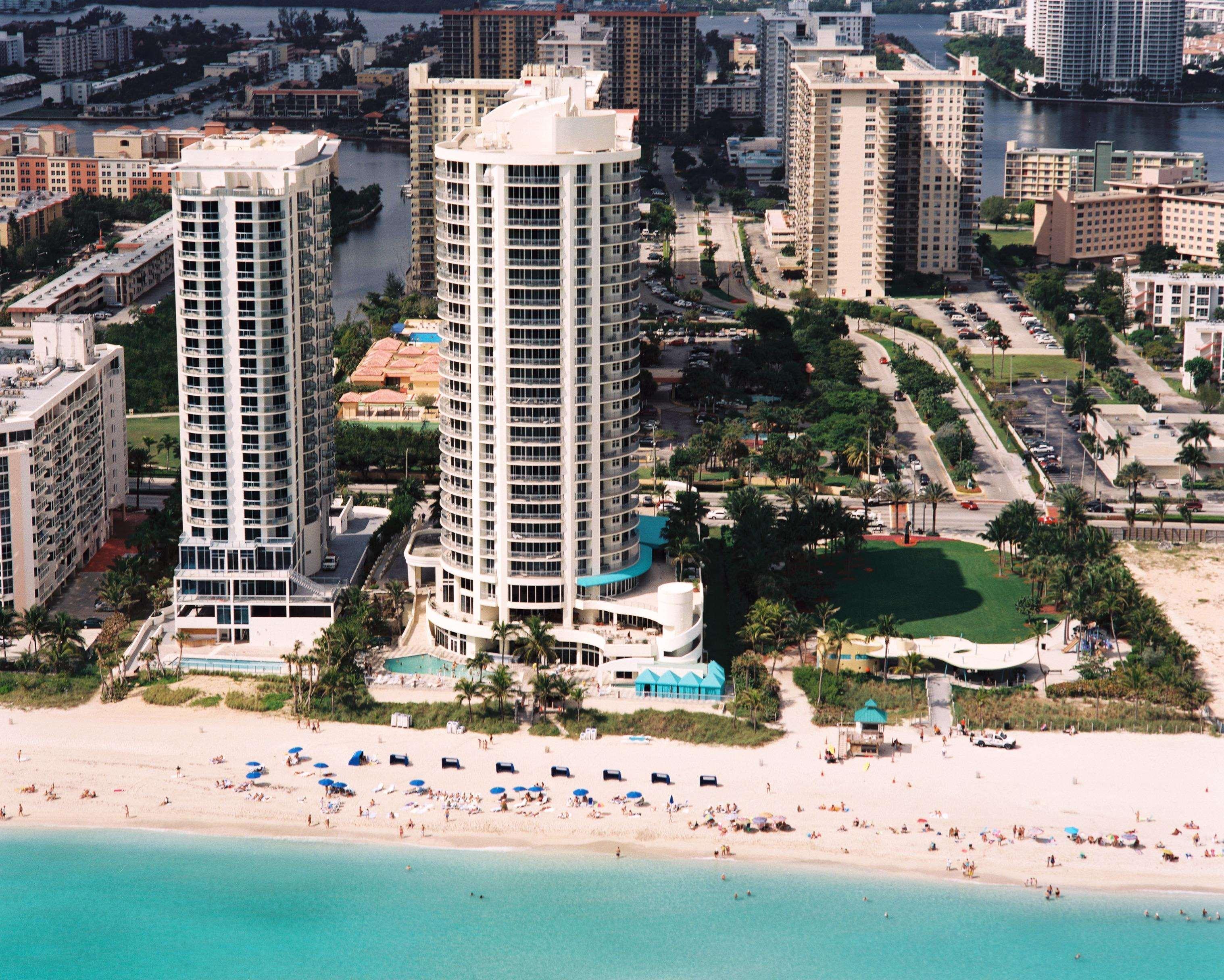 Doubletree By Hilton Ocean Point Resort - North Miami Beach Sunny Isles Beach Exterior photo