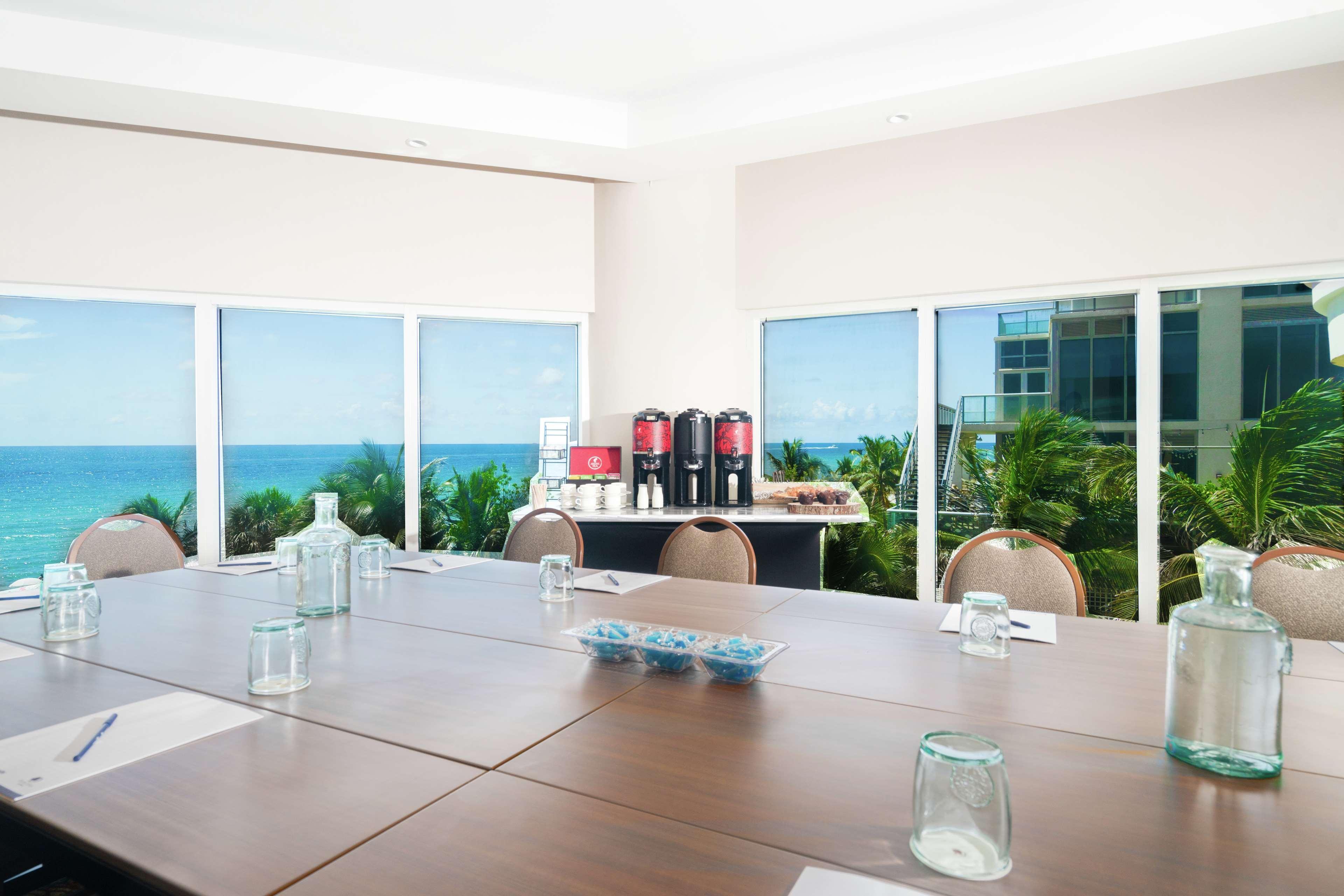 Doubletree By Hilton Ocean Point Resort - North Miami Beach Sunny Isles Beach Exterior photo