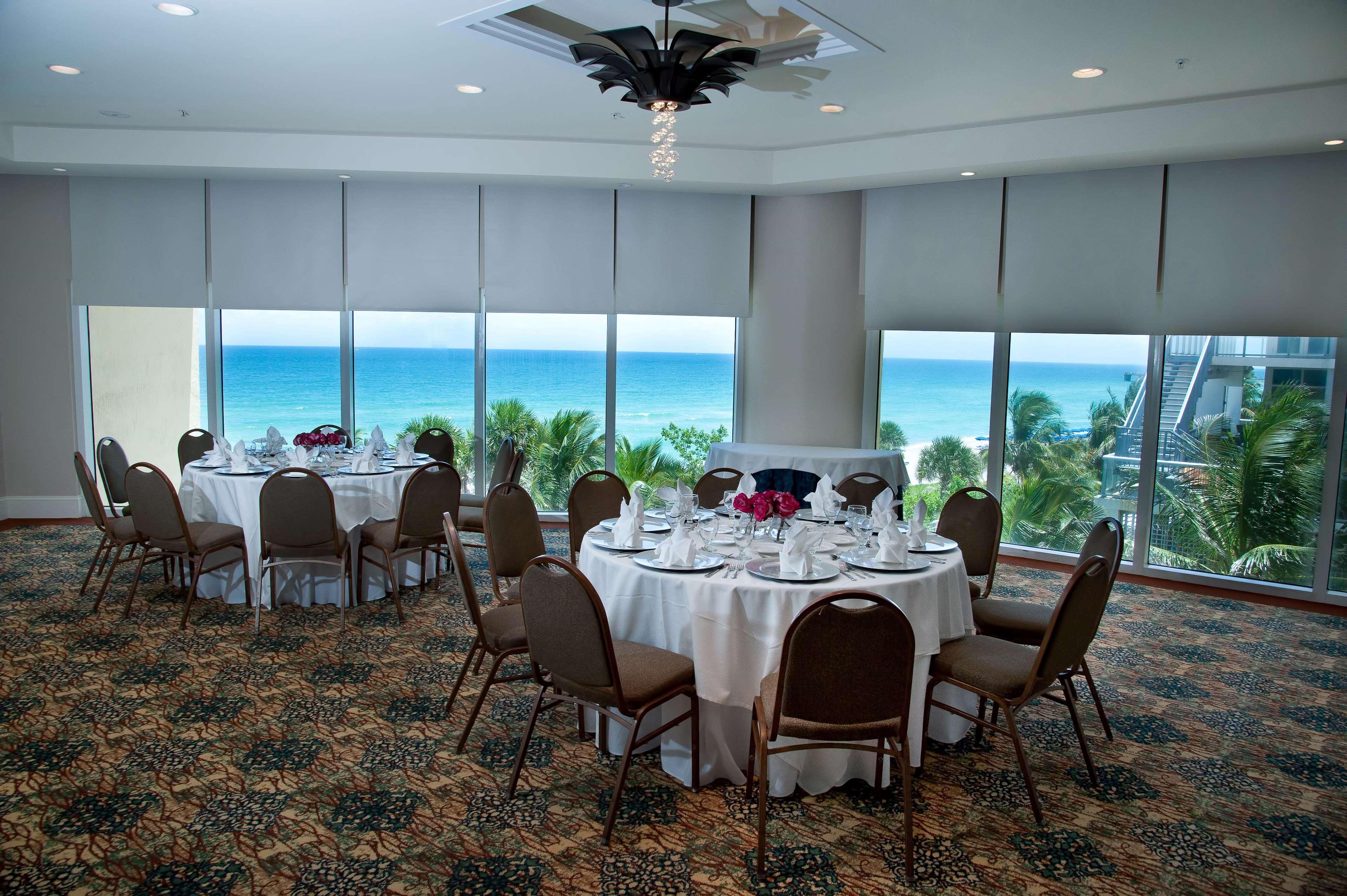 Doubletree By Hilton Ocean Point Resort - North Miami Beach Sunny Isles Beach Exterior photo