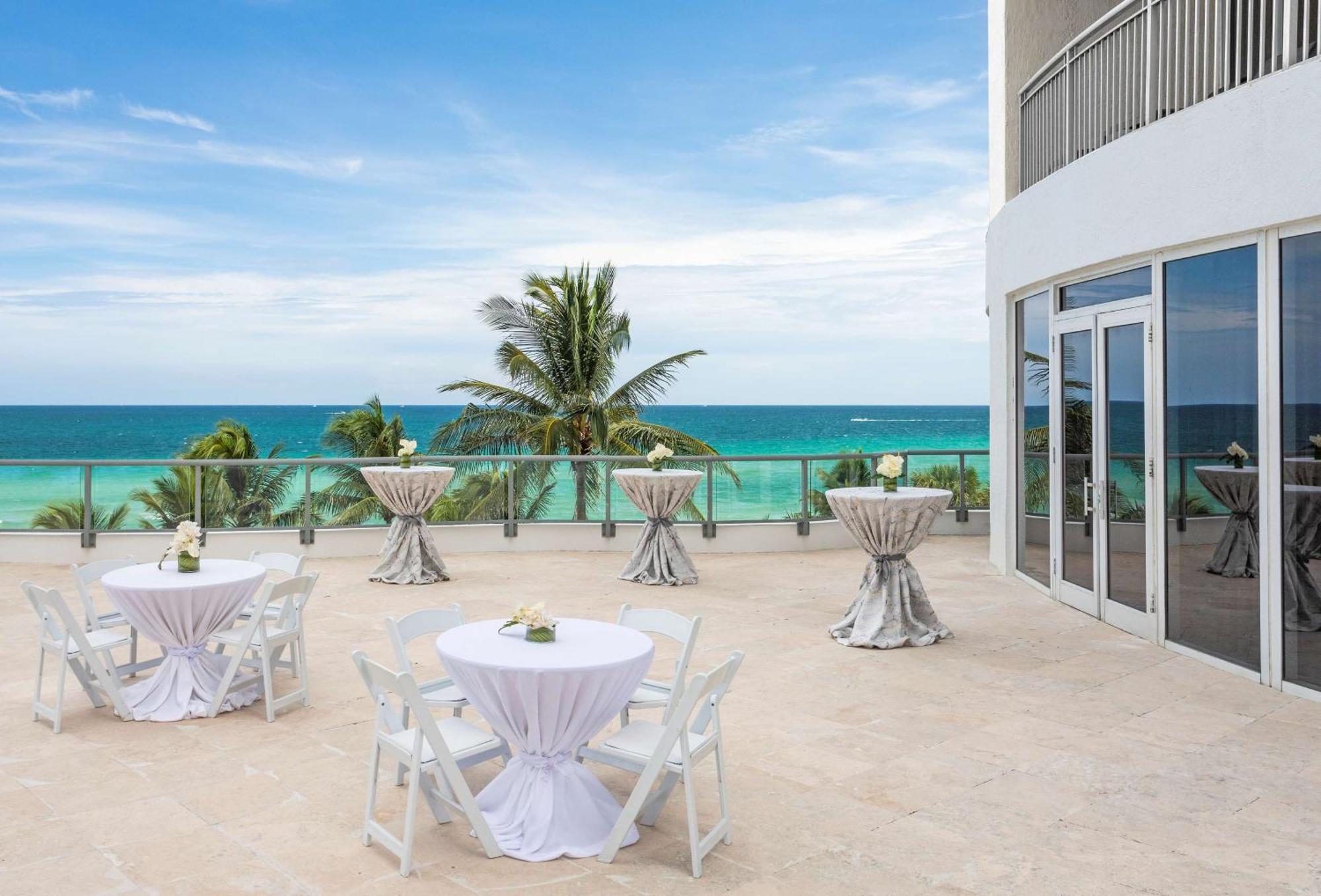 Doubletree By Hilton Ocean Point Resort - North Miami Beach Sunny Isles Beach Exterior photo