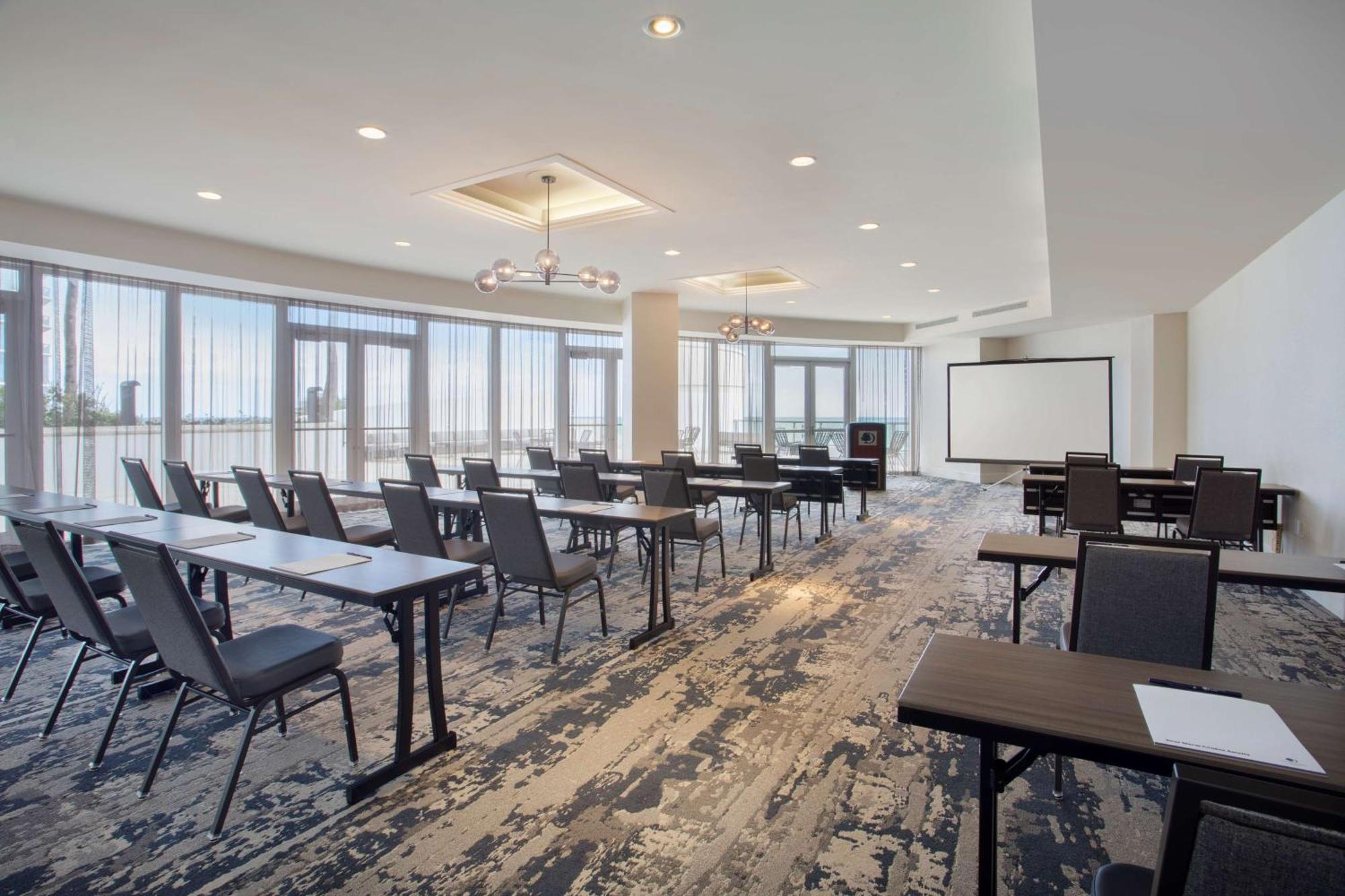 Doubletree By Hilton Ocean Point Resort - North Miami Beach Sunny Isles Beach Exterior photo