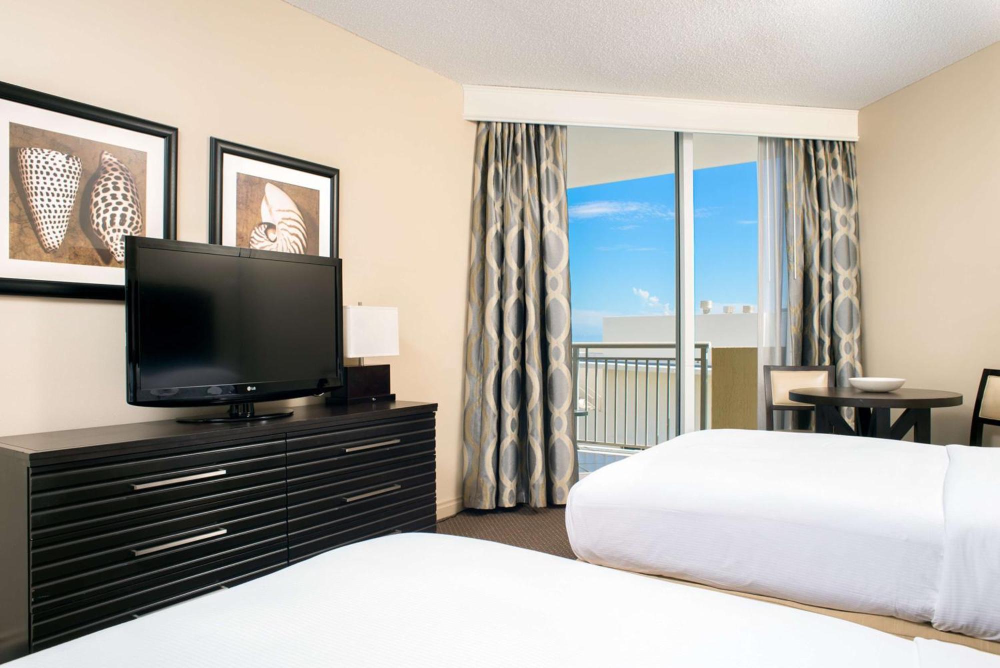 Doubletree By Hilton Ocean Point Resort - North Miami Beach Sunny Isles Beach Exterior photo