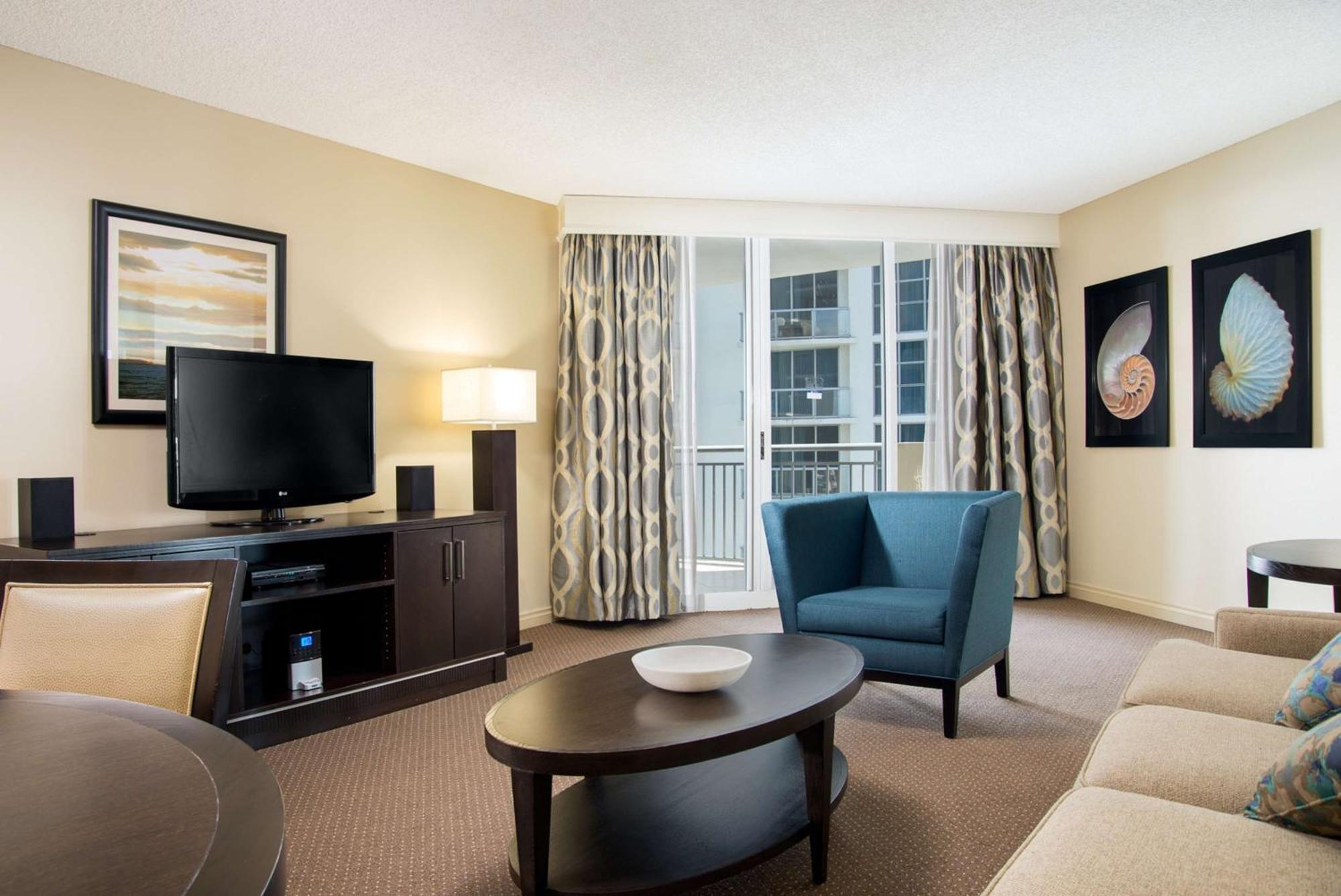 Doubletree By Hilton Ocean Point Resort - North Miami Beach Sunny Isles Beach Exterior photo