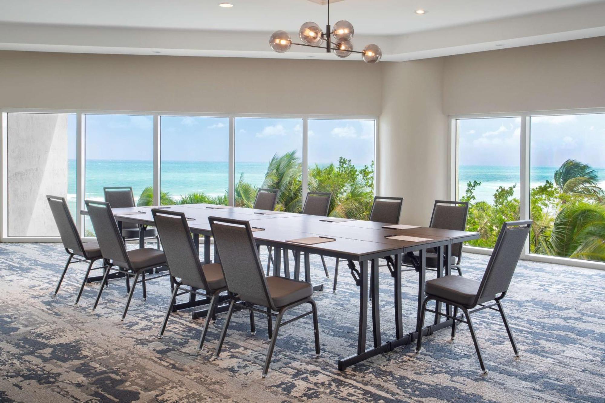 Doubletree By Hilton Ocean Point Resort - North Miami Beach Sunny Isles Beach Exterior photo