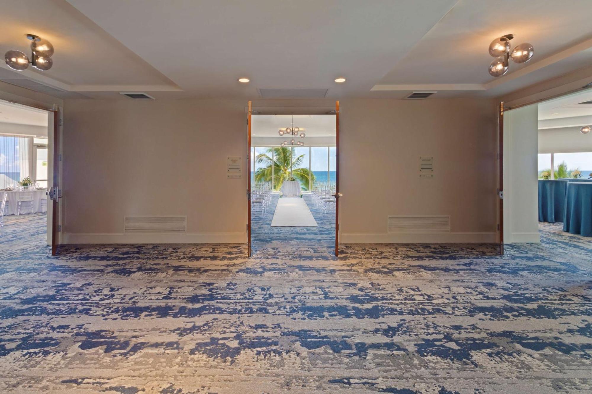 Doubletree By Hilton Ocean Point Resort - North Miami Beach Sunny Isles Beach Exterior photo
