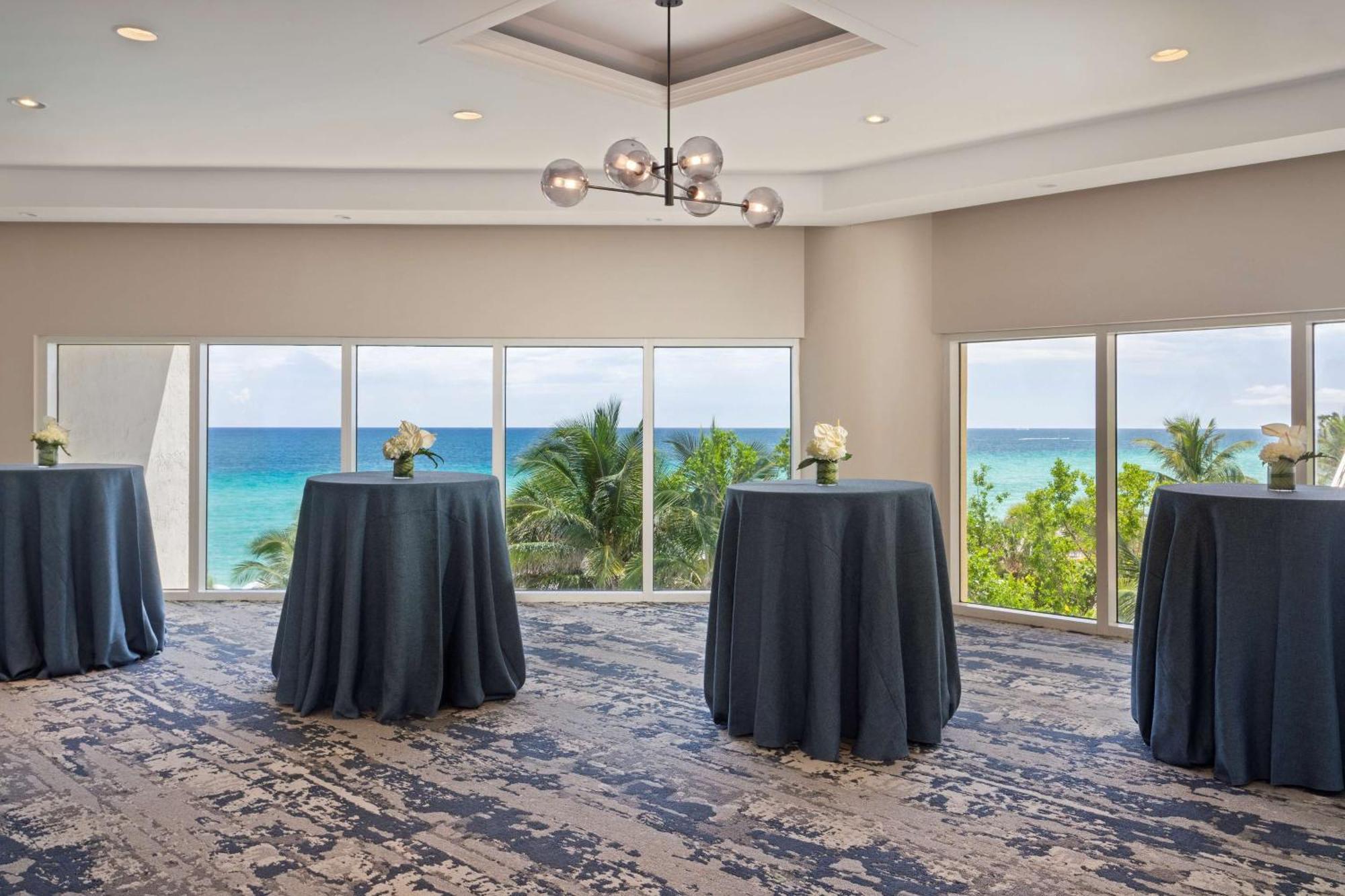 Doubletree By Hilton Ocean Point Resort - North Miami Beach Sunny Isles Beach Exterior photo