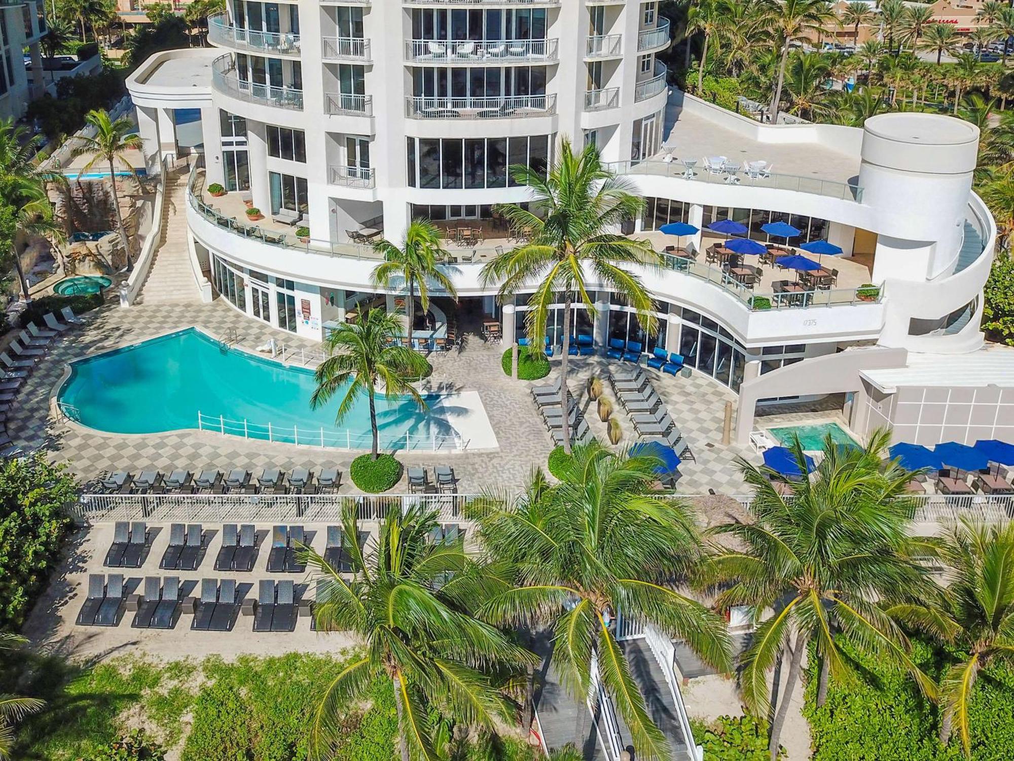 Doubletree By Hilton Ocean Point Resort - North Miami Beach Sunny Isles Beach Exterior photo